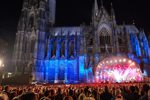 Let’s light a light – 50 Jahre Amnesty! Let’s light a light – 50 Jahre Amnesty!